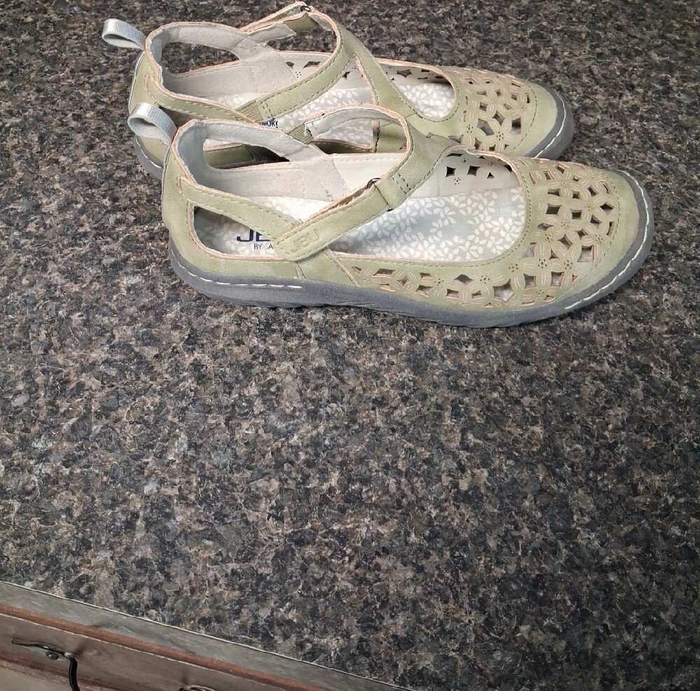 Womens Olive Green Mary Jane Shoes with Cutout Design Size 6 - Picture 4 of 5